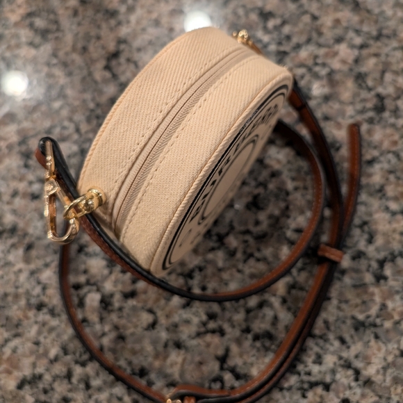 Burberry Goddess Round Crossbody Bag in Beige - Picture 2 of 11